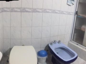 Venta De Casa En Moreno, Calle El Salvador