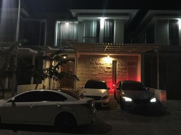 Rumah Minimalis Green Lake di Perumahan Citraland Surabaya