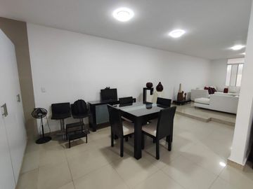 casa en venta en niza. Cod V26232