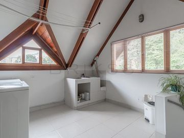 casa en arriendo/venta en sierras del moral-usaquén. Cod V4498