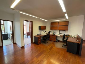 Excepcional Casa Colonial Ubicada En El Prestigioso Barrio De Quinta Camacho
