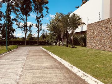 TERRENO EN VENTA EN XALAPA FRACC. EL MANANTIAL LOTE 16