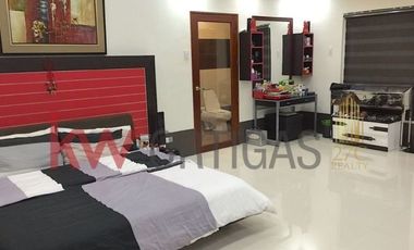 Luxury House for Sale in Ayala Westgrove Heights