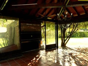 Espectacular Casa tipo Chalet - Bo. Abierto Los Naranjos - Ing. Maschwitz - Escobar