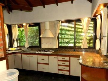 Espectacular Casa tipo Chalet - Bo. Abierto Los Naranjos - Ing. Maschwitz - Escobar