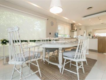 Exclusiva casa en venta en Adrogué Chico