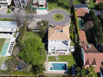 Exclusiva casa en venta en Adrogué Chico