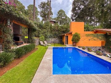 Casa en venta en Avándaro para 20 personas a 2 cuadras del centro en Valle de Bravo