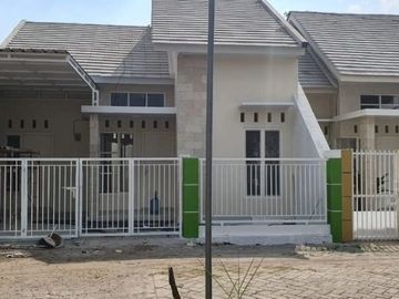 Rumah Minimalis Mewah di Jember, Free Design