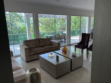 CASA EN VENTA EN COL. FLORES, TAMPICO