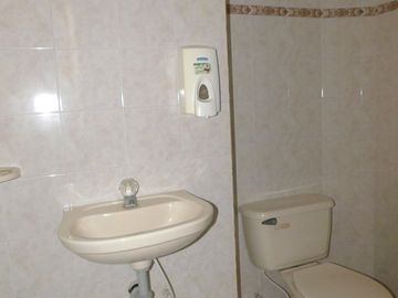 edificio en arriendo/venta en el rosario. Cod A94727
