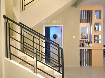 Dijual Cepat Rumah 3 Lantai Di Janur Elok Kelapa Gading Jakarta