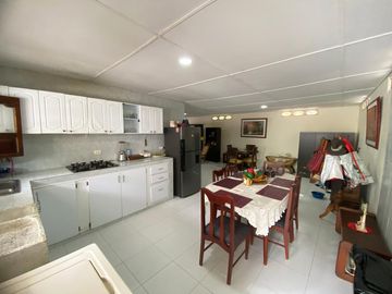 casa en venta en pradomar. Cod V26010