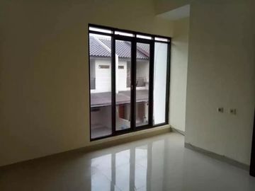 Rumah di Kawaluyaan Dekat Arcamanik, Antapani & Kiaracondong