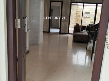 Dijual Rumah Semi Furnished Ada Private Pool Di Cluster BSD