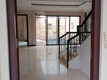 Dijual Rumah Semi Furnished Ada Private Pool Di Cluster BSD