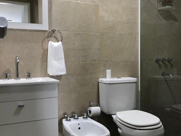 Departamento MONOAMBIENTE  en VENTA O PERMUTA, ACEPTA MENOR VALOR EXCELENTE UBICACION.