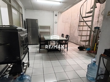 RUMAH LOKASI STRATEGIS KAWASAN SRENGSENG KEMBANGAN JAKARTA BARAT LINGKUNGAN AMAN TENANG TIDAK BANJIR