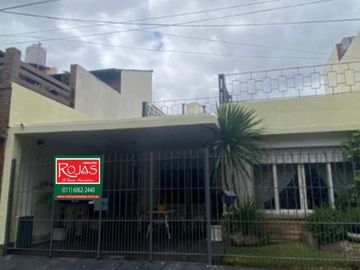 Casa en venta en Haedo Chico