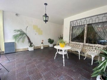 Casa en venta en Haedo Chico