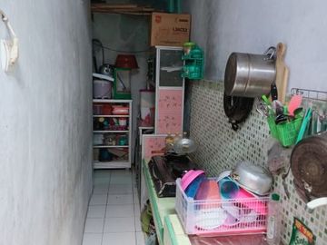 Rumah 2 Lantai & Kontrakan 2 Pintu Di Unyur Serang Banten