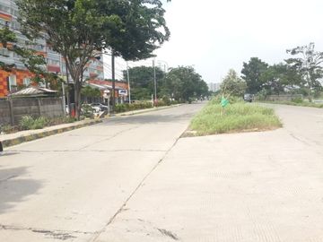 Kios di jual apartemen tower mahakam terletsk di kawasan