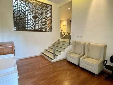 Rumah di Rawamangun, 2Lt, Semi Furn, Strategis dekat Pemuda