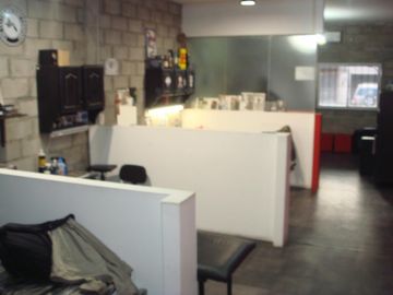 CASA PH ACTUALMENTE UTILIZADO COMO USO COMERCIAL - ITUZAINGO NORTE