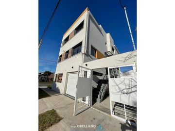 VENTA DUPLEX 3 AMBIENTES CON COCHERA A ESTRENAR z/ PINOS DE ANCHORENA