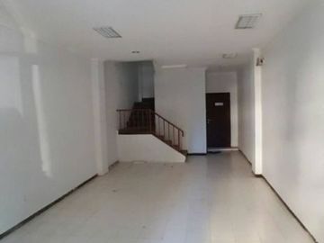 Ruko di Semut Megah