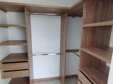 apartamento en venta en alfaguara. Cod V114441