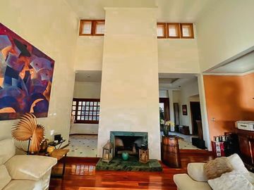 Casa de Lujo con Alberca en Venta Santa Anita Club de Golf Zona Sur