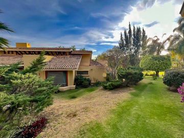 Casa de Lujo con Alberca en Venta Santa Anita Club de Golf Zona Sur