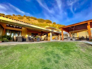Casa de Lujo con Alberca en Venta Santa Anita Club de Golf Zona Sur
