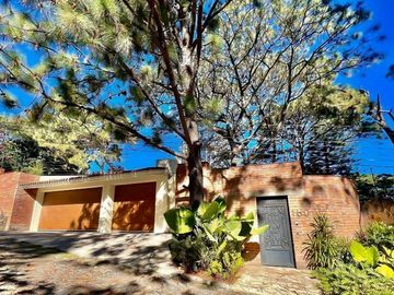 Casa de Lujo con Alberca en Venta Santa Anita Club de Golf Zona Sur