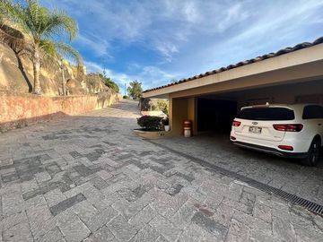 Casa de Lujo con Alberca en Venta Santa Anita Club de Golf Zona Sur