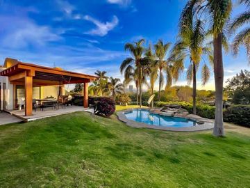 Casa de Lujo con Alberca en Venta Santa Anita Club de Golf Zona Sur