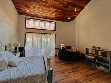Casa de Lujo con Alberca en Venta Santa Anita Club de Golf Zona Sur