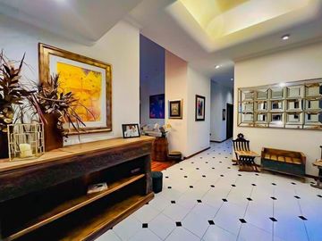 Casa de Lujo con Alberca en Venta Santa Anita Club de Golf Zona Sur