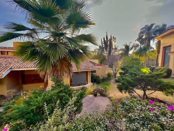 Casa de Lujo con Alberca en Venta Santa Anita Club de Golf Zona Sur