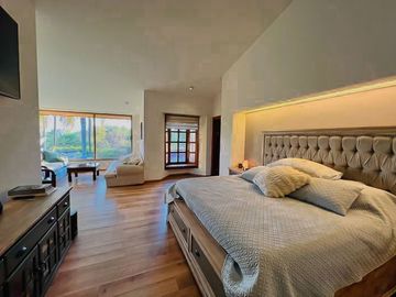 Casa de Lujo con Alberca en Venta Santa Anita Club de Golf Zona Sur