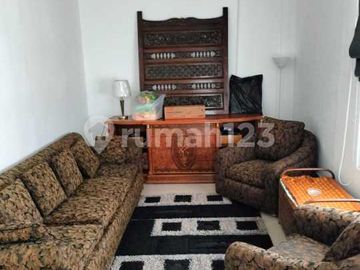 Rumah 2 Lantai Baru Renovasi Dijual, Semi Furnished Dalam Komplek Besar di Jaka Semi Furnished Dalam Komplek Besar di Jaka Sampurna, Bekasi Barat.