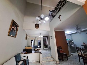 Rumah Cantik Luas 150 m2 Langsung Huni di Cinere