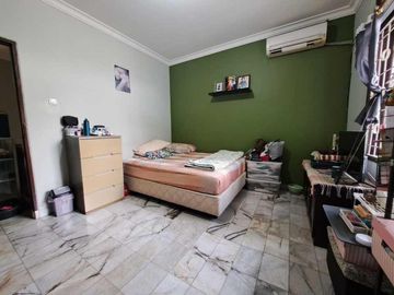 Rumah Cantik Luas 150 m2 Langsung Huni di Cinere