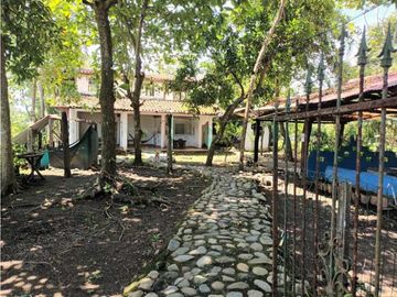 LAS LAJAS, HOSTAL EN VENTA CERCANO A LA PLAYA.