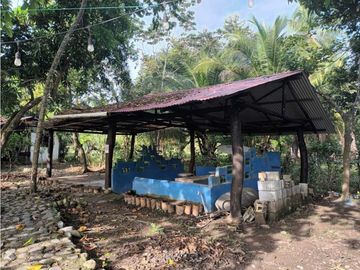 LAS LAJAS, HOSTAL EN VENTA CERCANO A LA PLAYA.