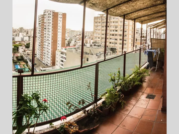 Departamento en Venta A REFACCIONAR en Almagro 3 ambientes c dependencia, 3 baños, con cochera – Corrientes 4100