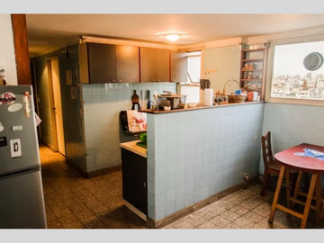 Departamento en Venta A REFACCIONAR en Almagro 3 ambientes c dependencia, 3 baños, con cochera – Corrientes 4100