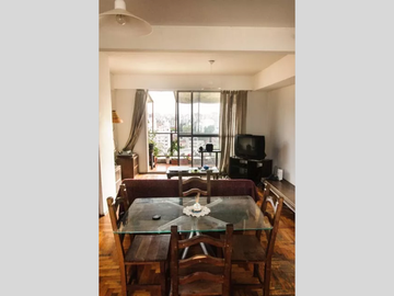 Departamento en Venta A REFACCIONAR en Almagro 3 ambientes c dependencia, 3 baños, con cochera – Corrientes 4100