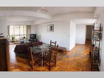 Departamento en Venta A REFACCIONAR en Almagro 3 ambientes c dependencia, 3 baños, con cochera – Corrientes 4100